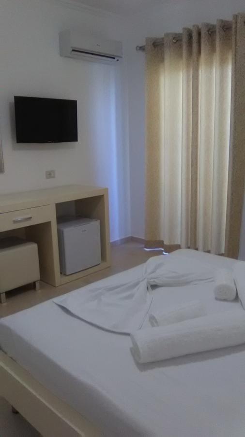 Aler Holiday Inn Sarande Exterior photo