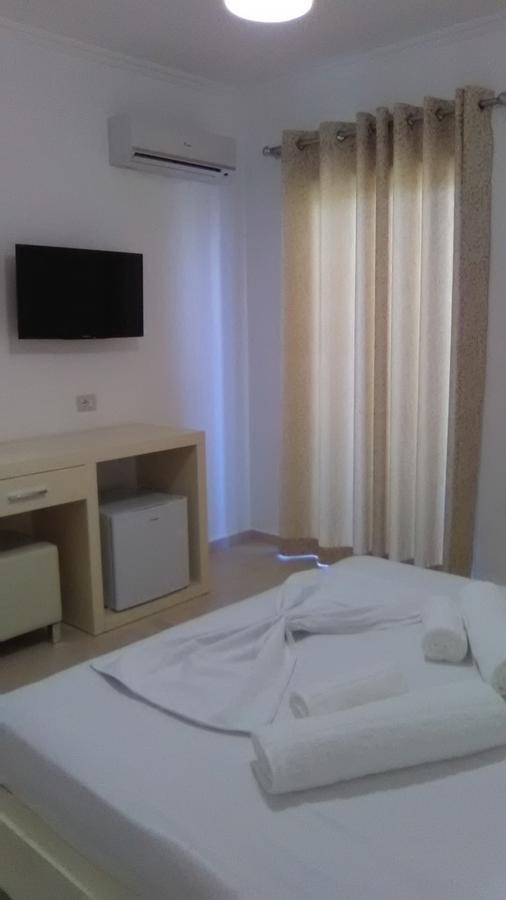 Aler Holiday Inn Sarande Exterior photo