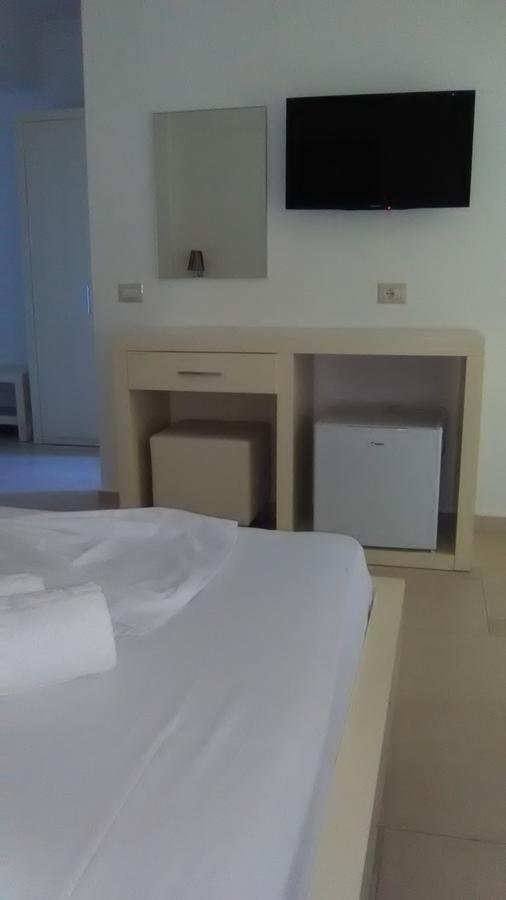 Aler Holiday Inn Sarande Exterior photo