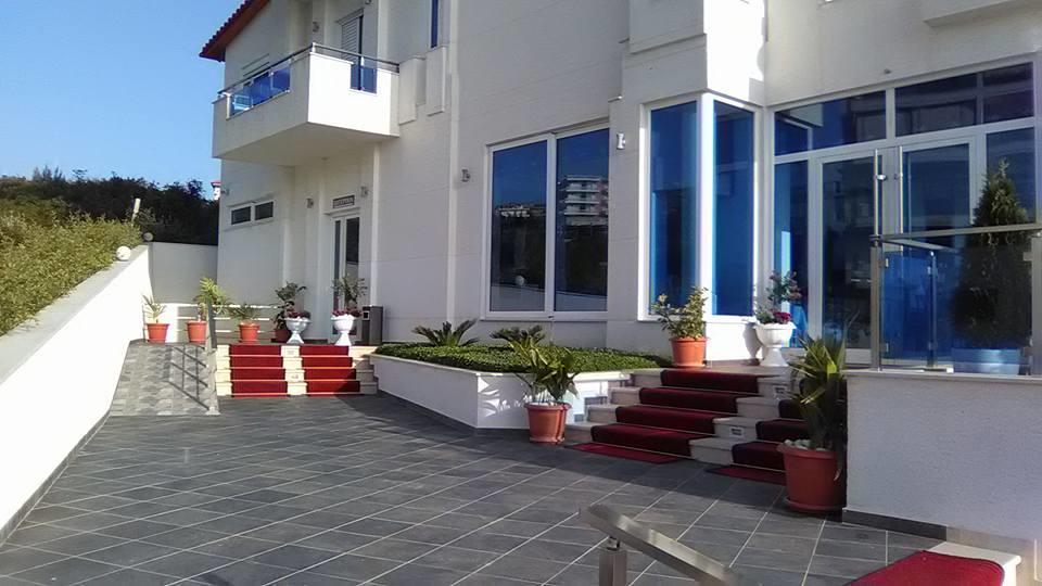 Aler Holiday Inn Sarande Exterior photo