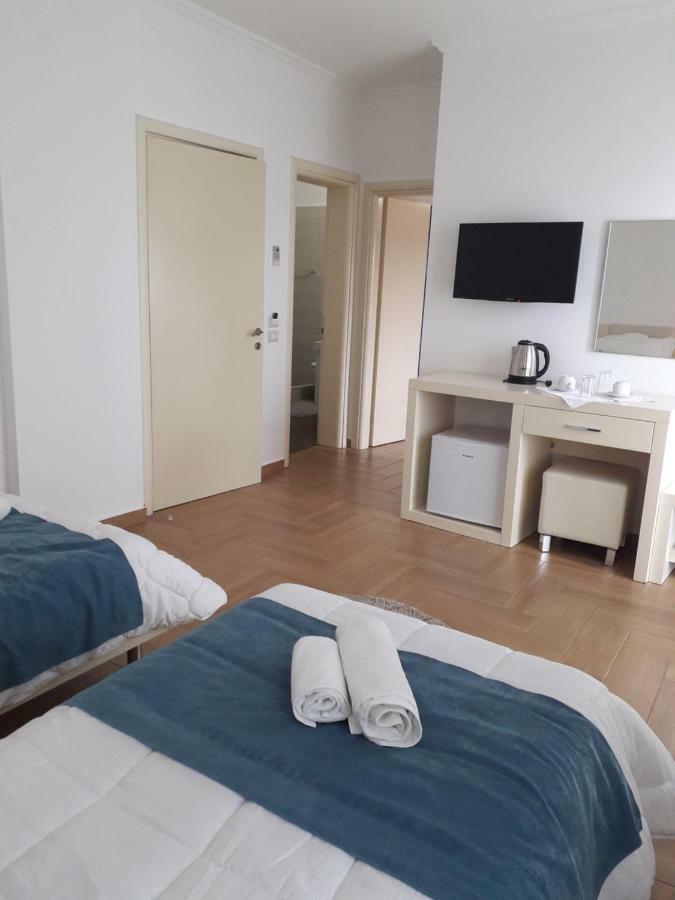 Aler Holiday Inn Sarande Room photo