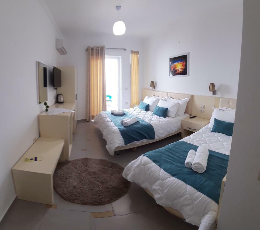Aler Holiday Inn Sarande Room photo